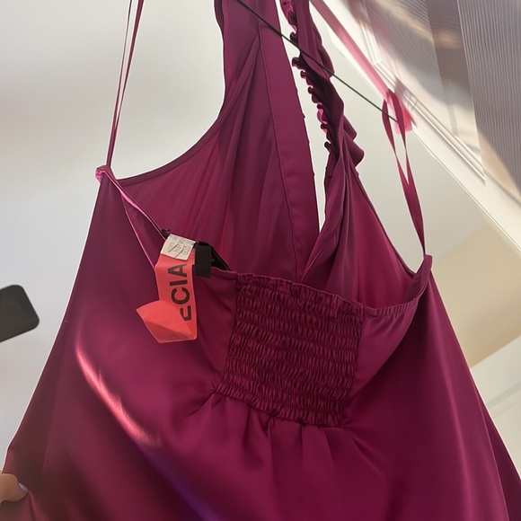 Excellent condition BCBG Maxzaria Halter Top - Picture 3 of 3